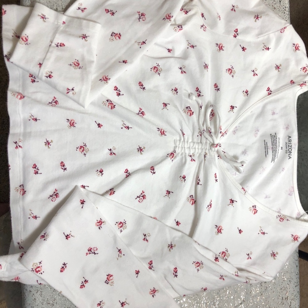Arizona Jean Co Floral Long sleeve tee🌸💗